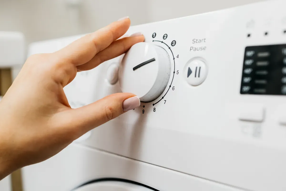 La scienza per lavare bene la biancheria da letto: temperatura, igiene e relax